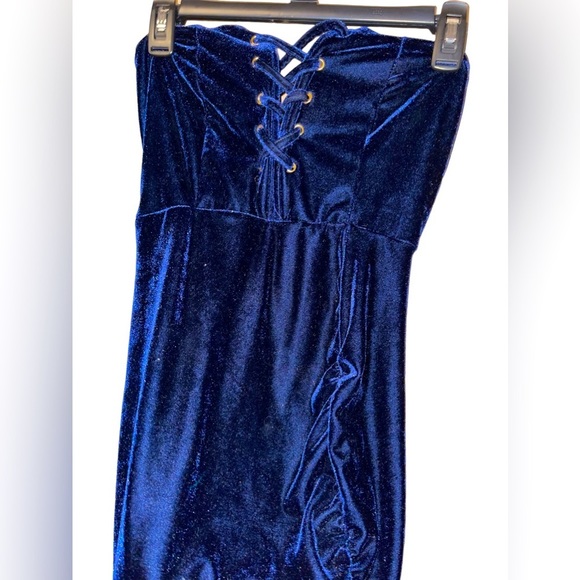 IRIS BLUE Velvet Strapless Dress - Picture 2 of 11